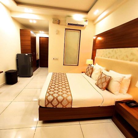Hotel When In Gurgaon - Opposite To Artemis Hospital Luaran gambar