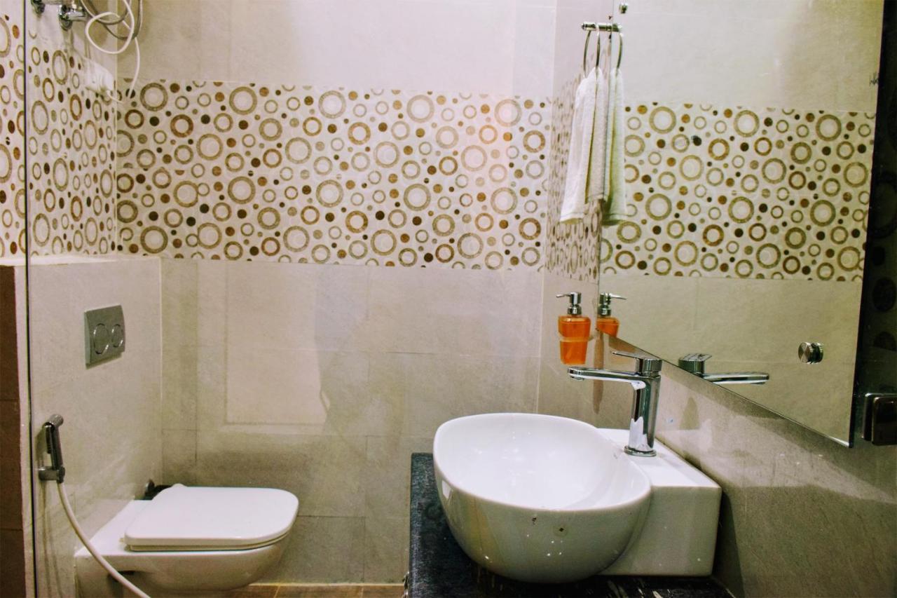 Hotel When In Gurgaon - Opposite To Artemis Hospital Luaran gambar