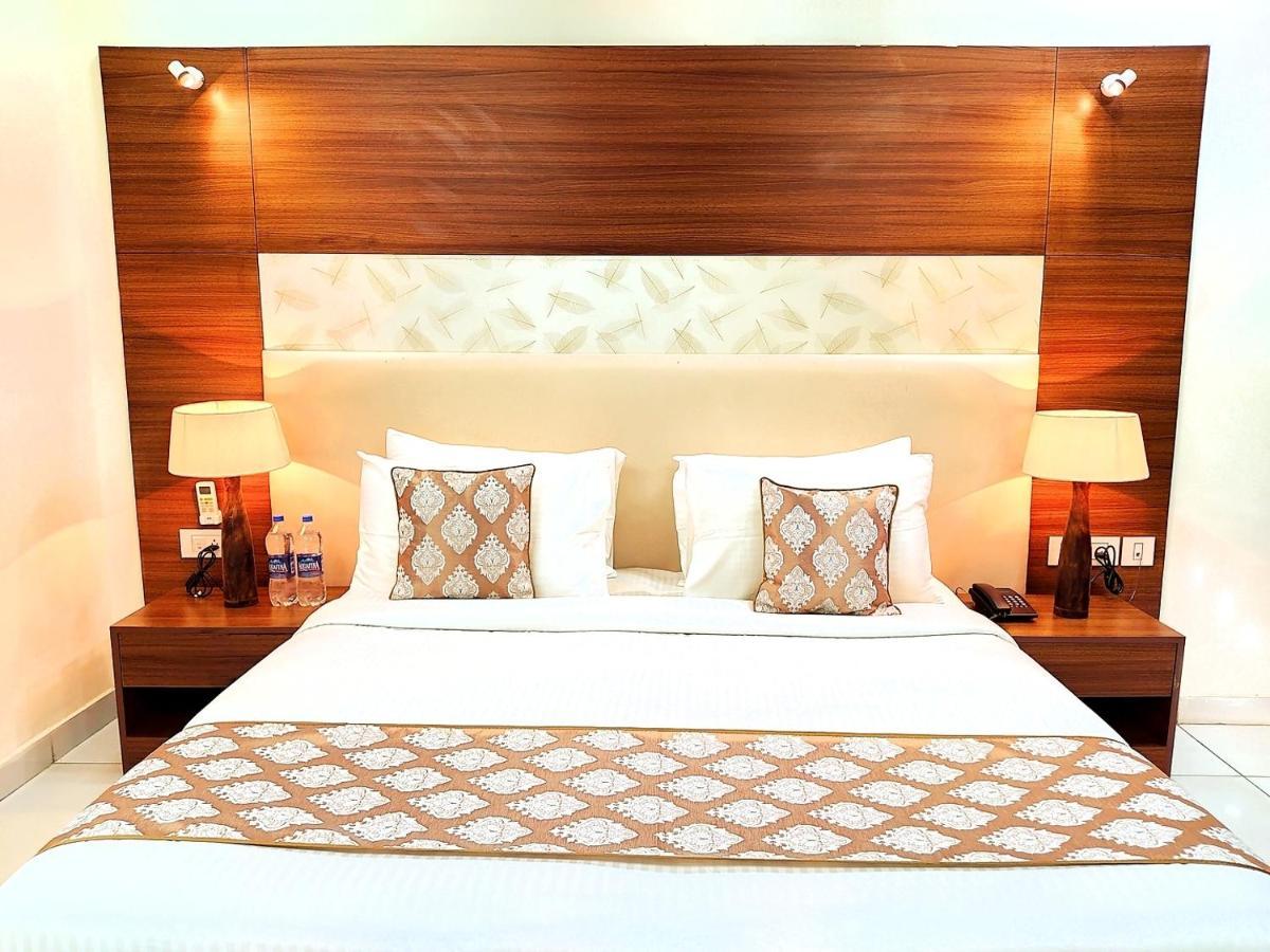 Hotel When In Gurgaon - Opposite To Artemis Hospital Luaran gambar