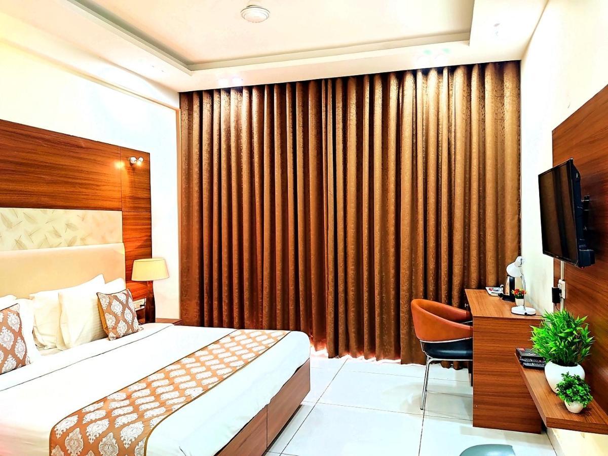 Hotel When In Gurgaon - Opposite To Artemis Hospital Luaran gambar