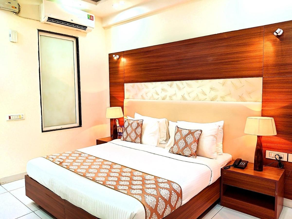 Hotel When In Gurgaon - Opposite To Artemis Hospital Luaran gambar