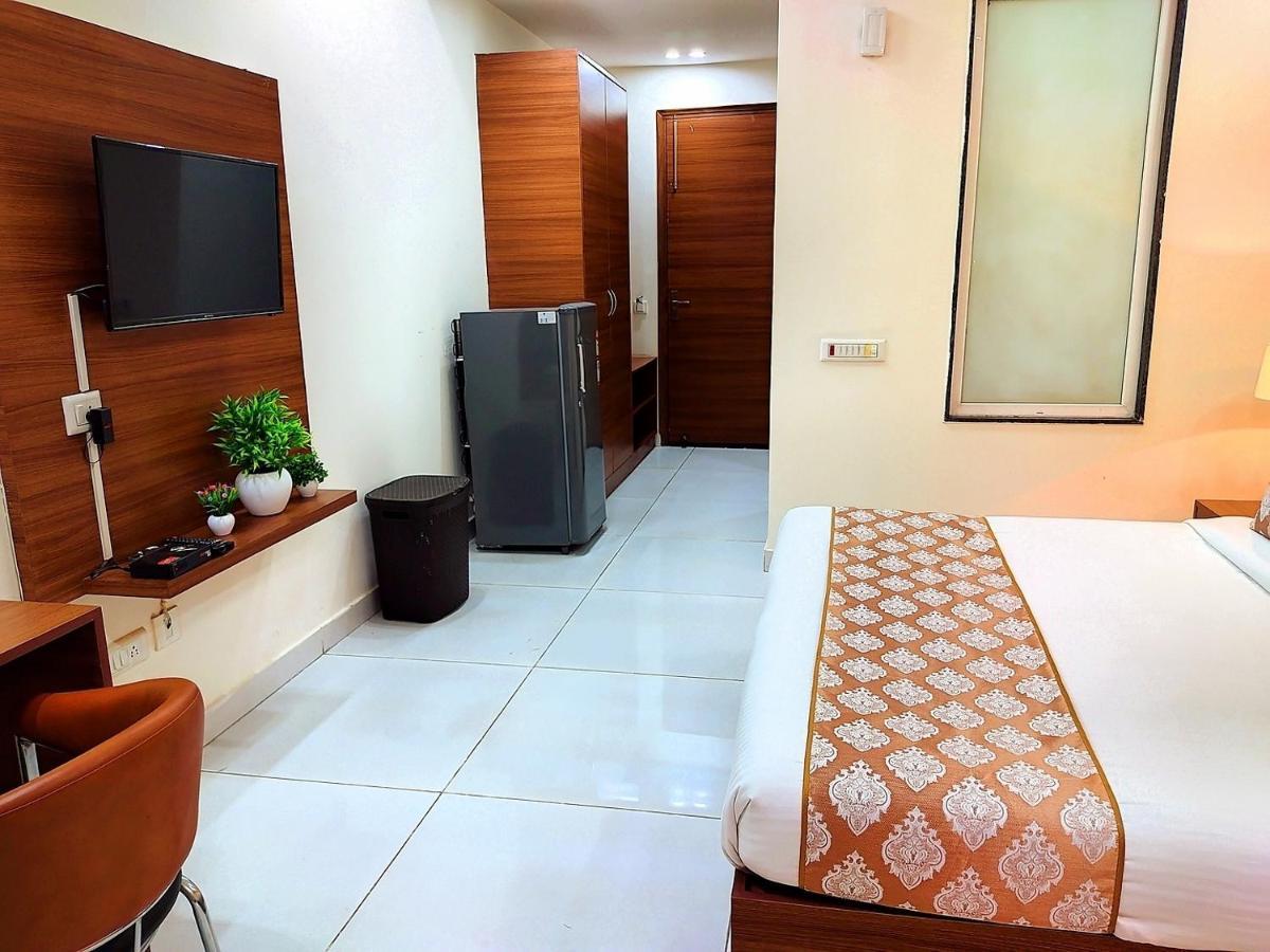 Hotel When In Gurgaon - Opposite To Artemis Hospital Luaran gambar